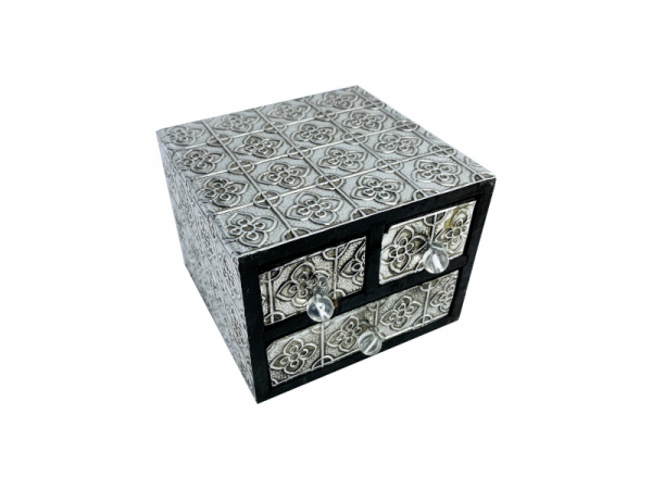 Schränkchen verziert